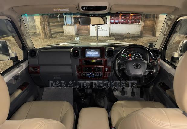 Toyota Land Cruiser 2018 White