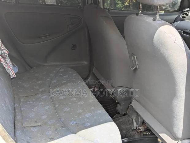 Toyota Vitz 2001 Silver