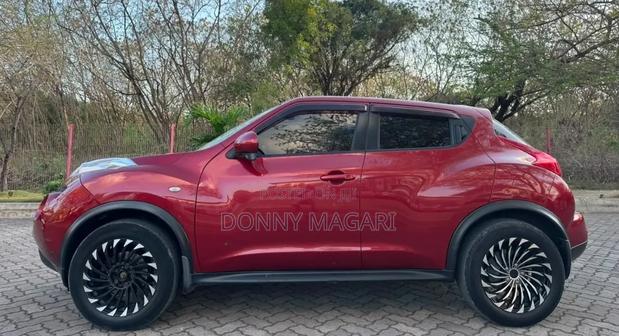 Nissan Juke 2011 Maroon