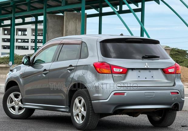 Mitsubishi RVR 2.0 2011 Gray