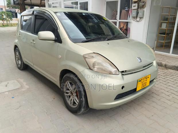 Toyota Passo 2005 Silver