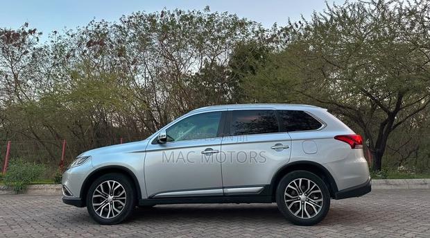 Mitsubishi Outlander 2015 Silver