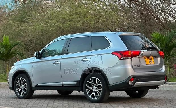 Mitsubishi Outlander 2015 Silver