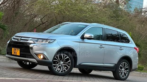 Mitsubishi Outlander 2015 Silver