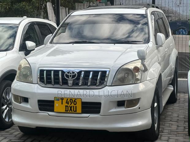 Toyota Land Cruiser Prado 2005 White