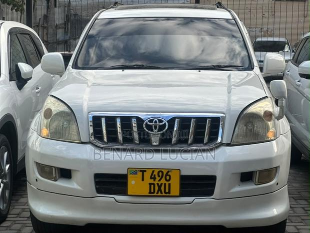 Toyota Land Cruiser Prado 2005 White