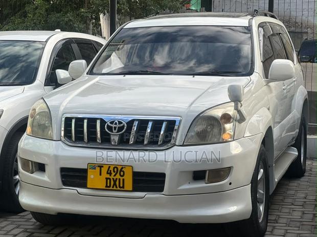 Toyota Land Cruiser Prado 2005 White