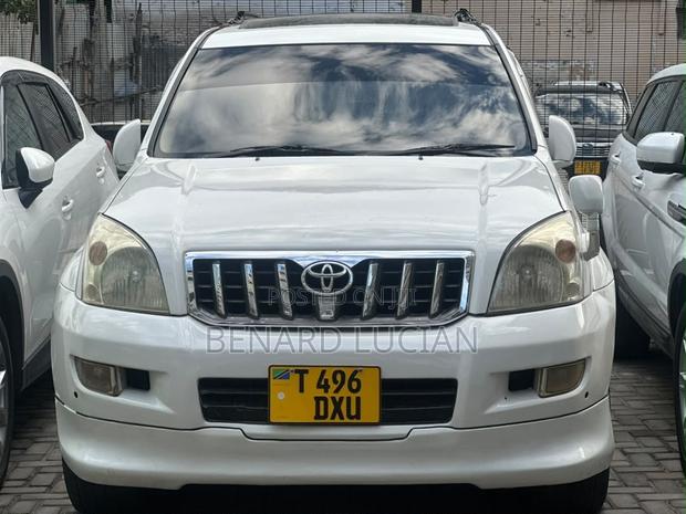 Toyota Land Cruiser Prado 2005 White