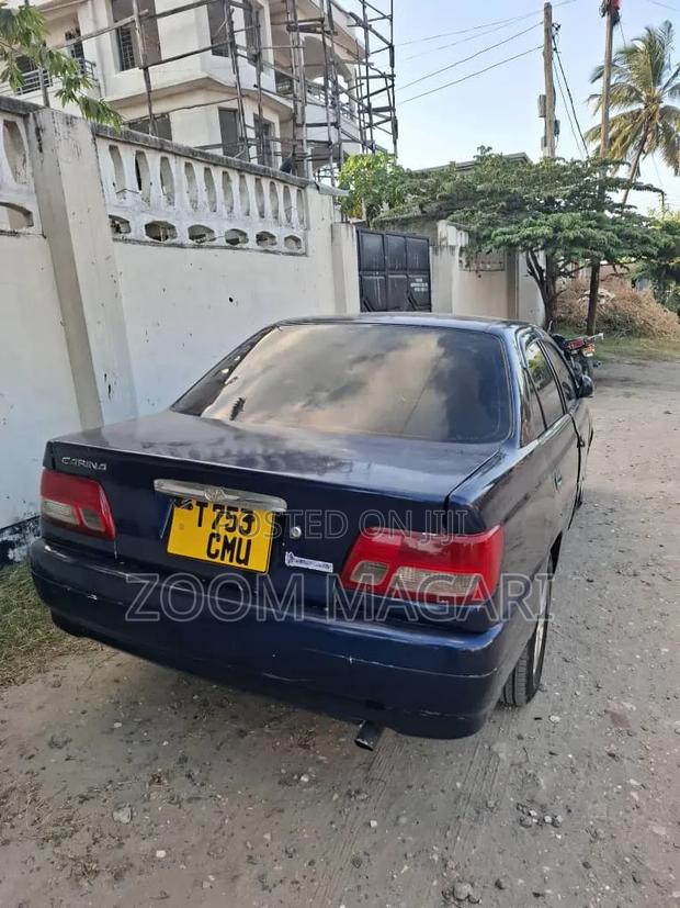Toyota Carina 2000 Blue