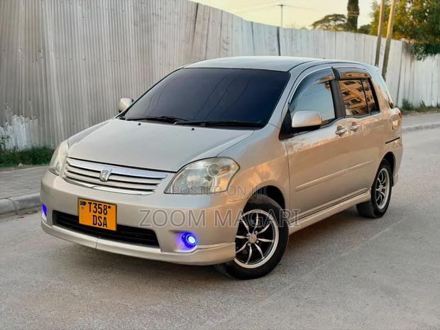 Toyota Raum 2005 Beige