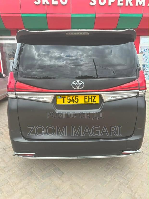 Toyota Vellfire 2018 Gray