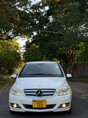 Mercedes-Benz B-Class B180 Petrol 2009 White for sale