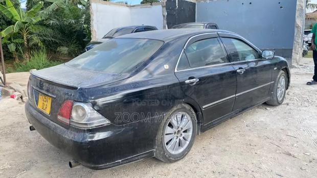 Toyota Crown Royale 2005 Black