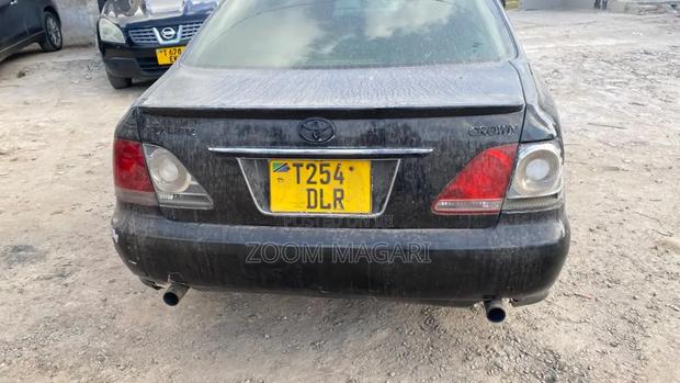 Toyota Crown Royale 2005 Black