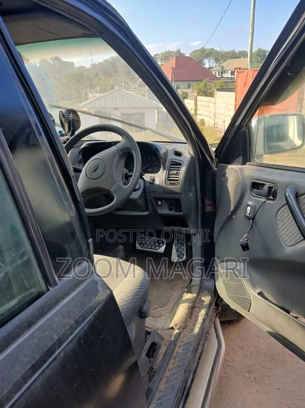 Nissan Terrano 2001 Black