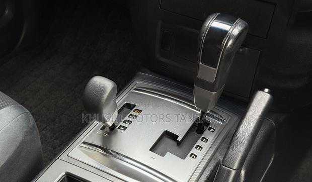 Mitsubishi Pajero 2008 Gold