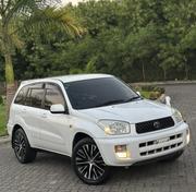 Toyota RAV4 Automatic 2000 White for sale