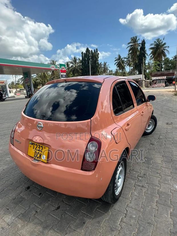 Nissan March 2006 Orange