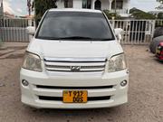Toyota Noah 2005 White for sale