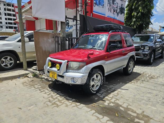 Mitsubishi Pajero 2005 Red