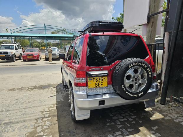 Mitsubishi Pajero 2005 Red