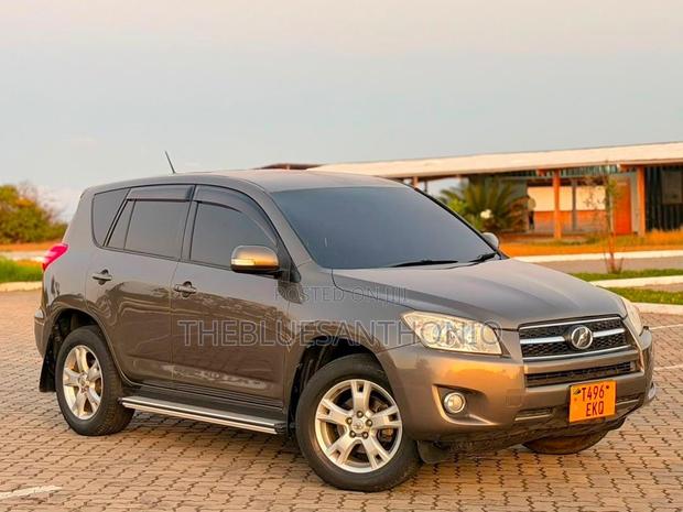 Toyota RAV4 2011 Beige