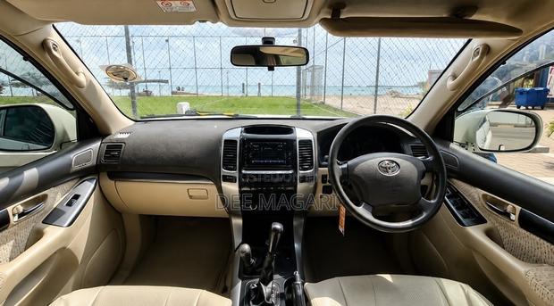 Toyota Land Cruiser Prado 2005 White