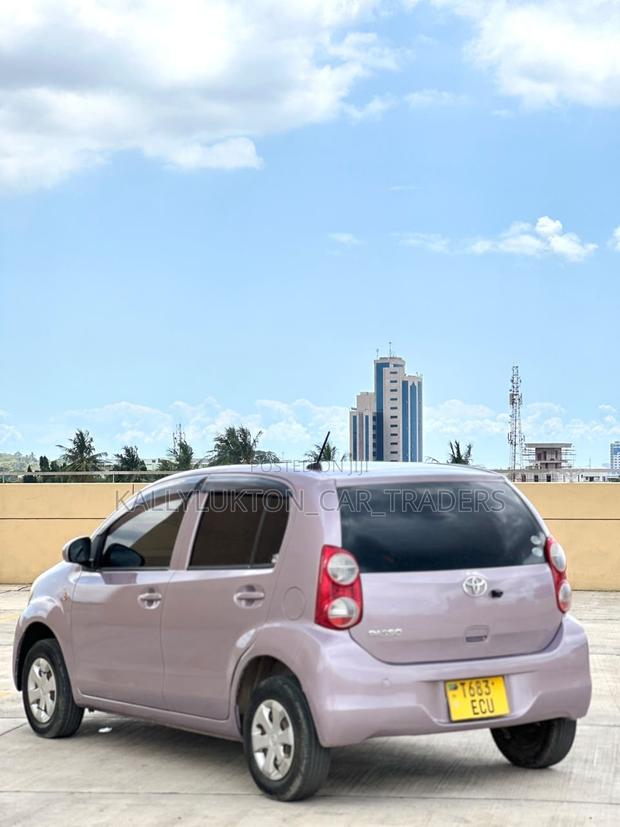 Toyota Passo 2011