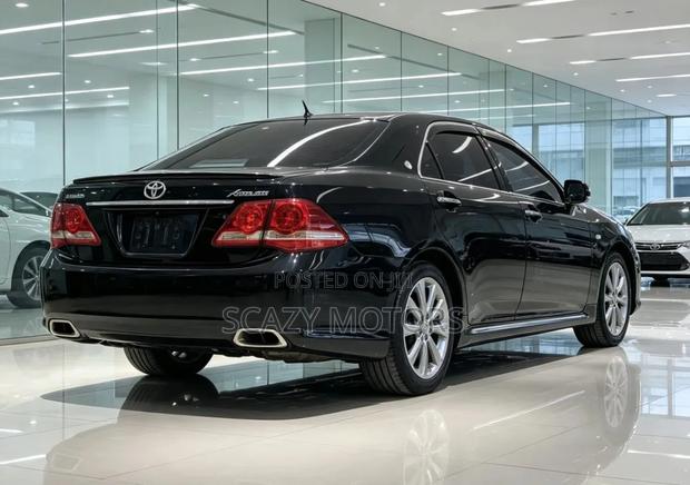 Toyota Crown 2009 Black