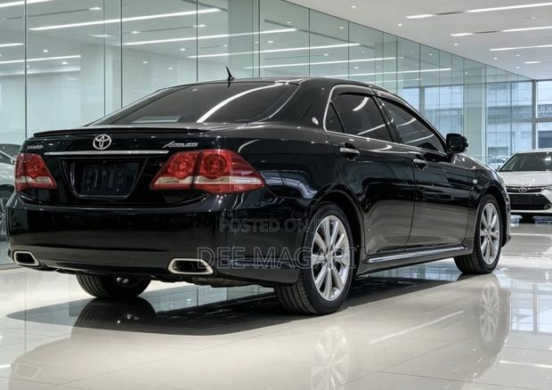 Toyota Crown 2009 Black