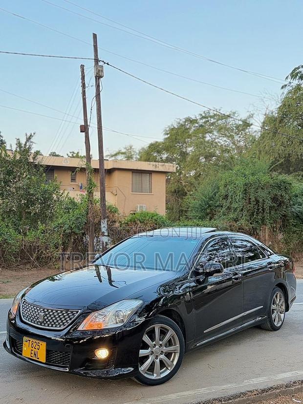 Toyota Crown 2009 Black