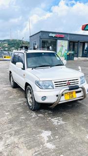 Mitsubishi Pajero 2000 White for sale