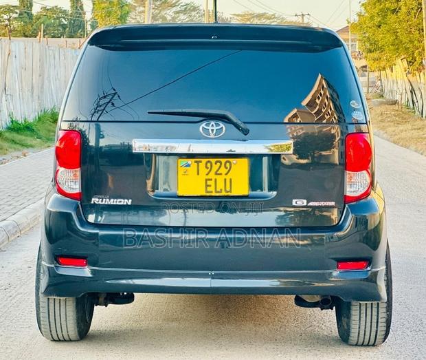 Toyota Corolla Rumion Hatchback 1.5 FWD 2009 Black