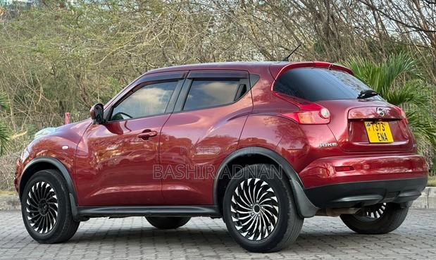 Nissan Juke 2011 Maroon