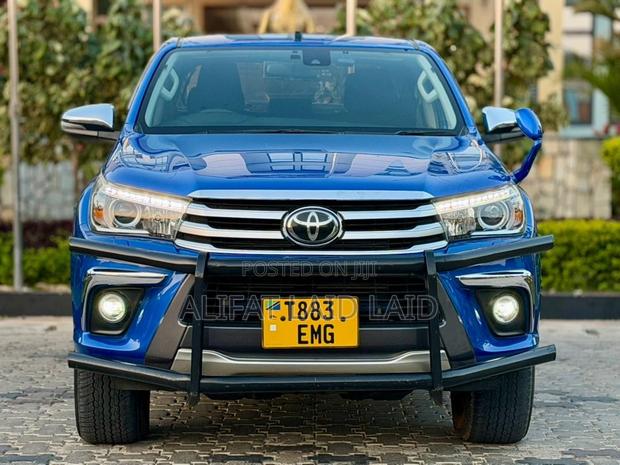 Toyota Hilux Revo Double Cab Deisel 2.4 AWD 2021 Blue