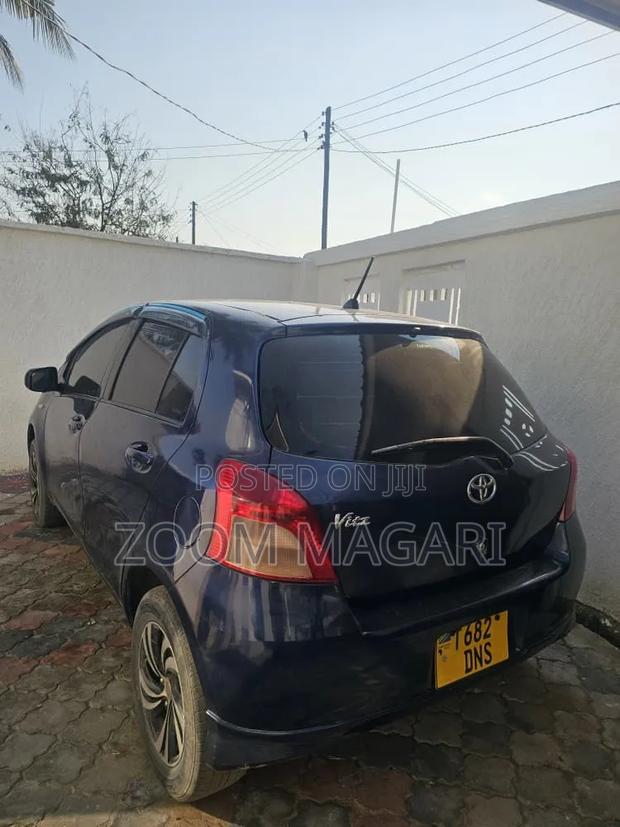 Toyota Vitz 2006 Blue