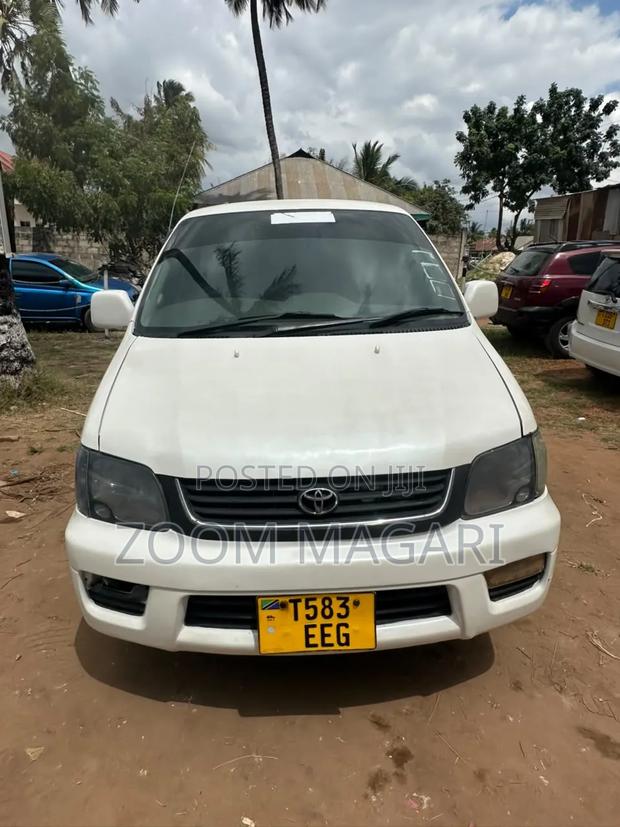 Toyota Noah 2001 White