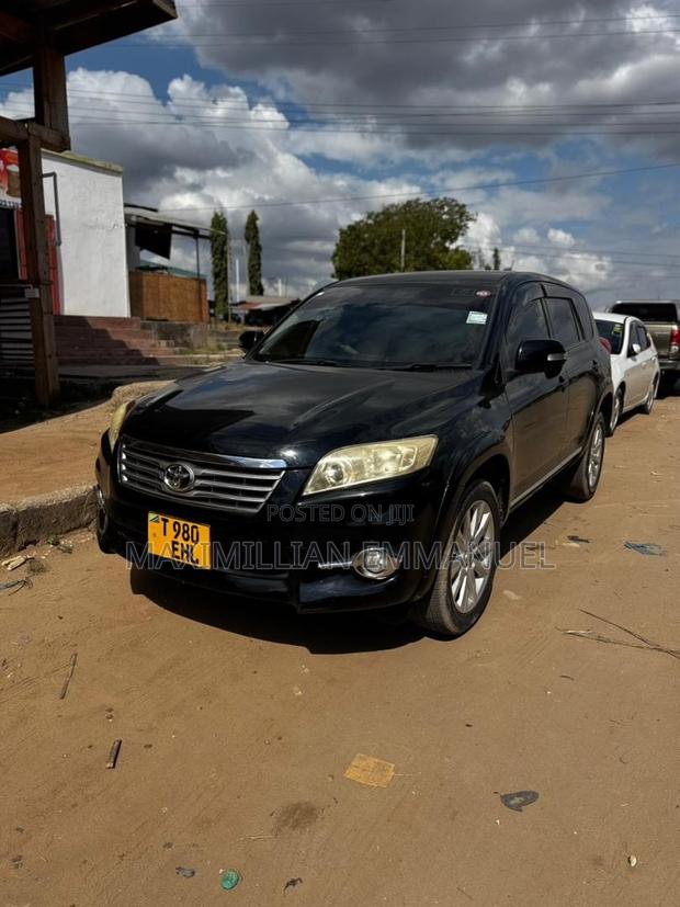Toyota Vanguard 2012 Black