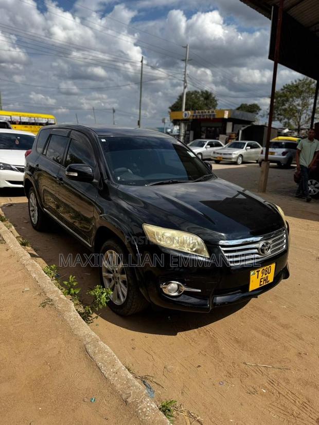 Toyota Vanguard 2012 Black