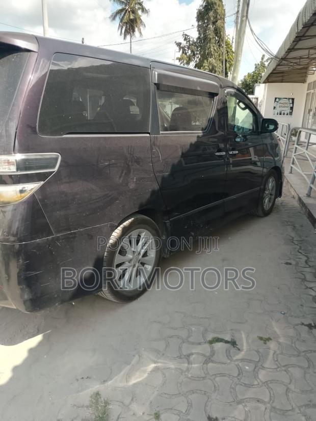 Toyota Alphard 2010 Black