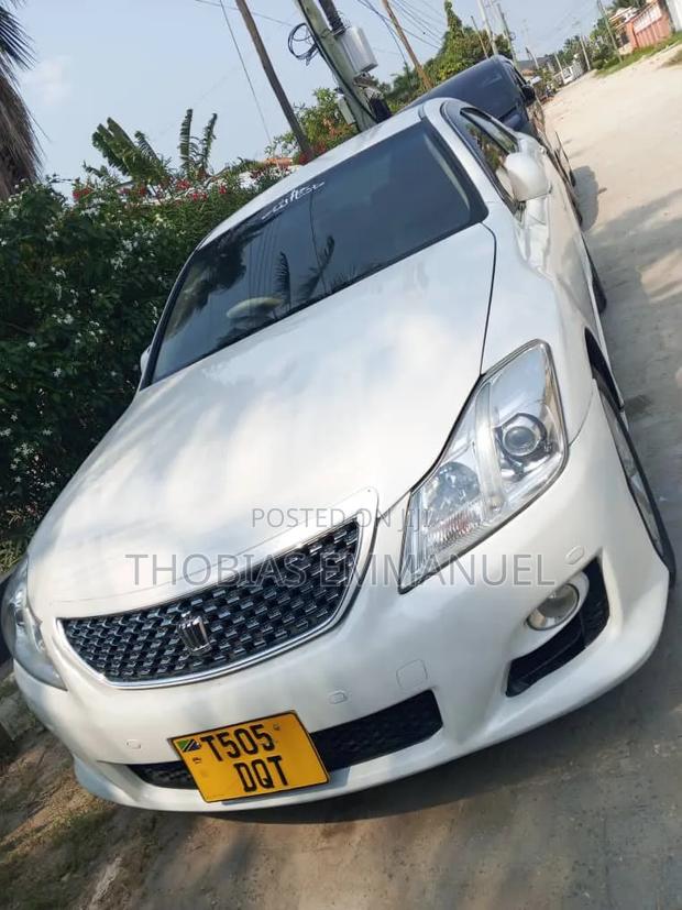 Toyota Crown 2008 White