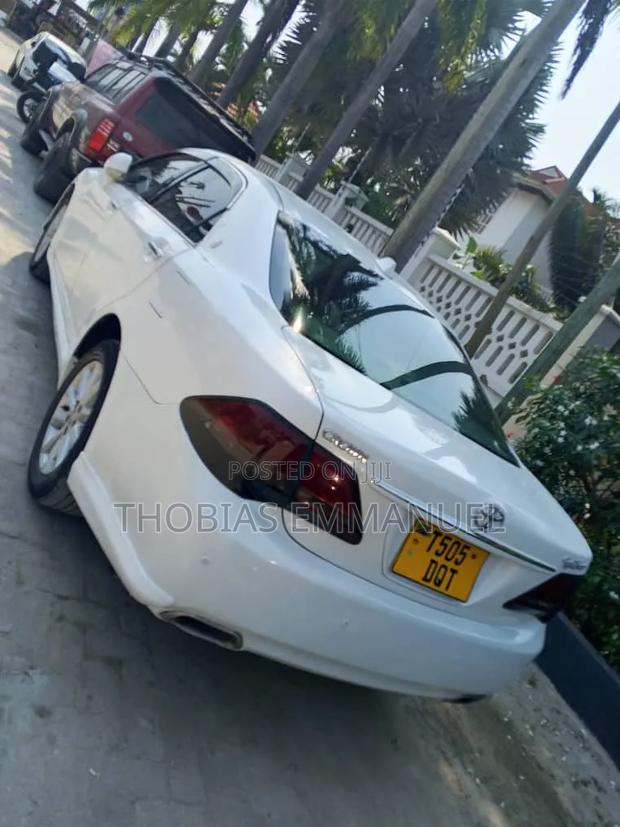Toyota Crown 2008 White