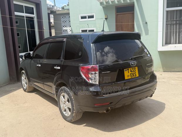 Subaru Forester 2012 Black