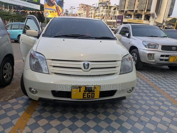 Toyota IST 2007 White