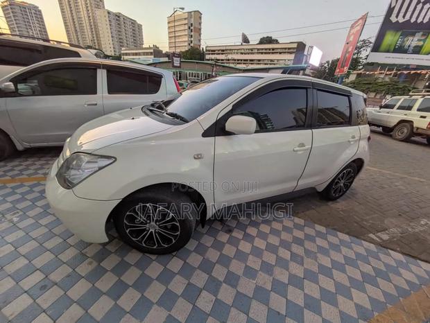 Toyota IST 2007 White