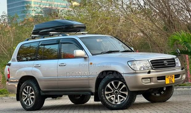Toyota Land Cruiser 1999 Silver