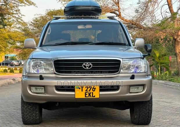 Toyota Land Cruiser 1999 Silver