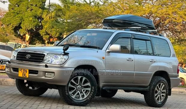 Toyota Land Cruiser 1999 Silver