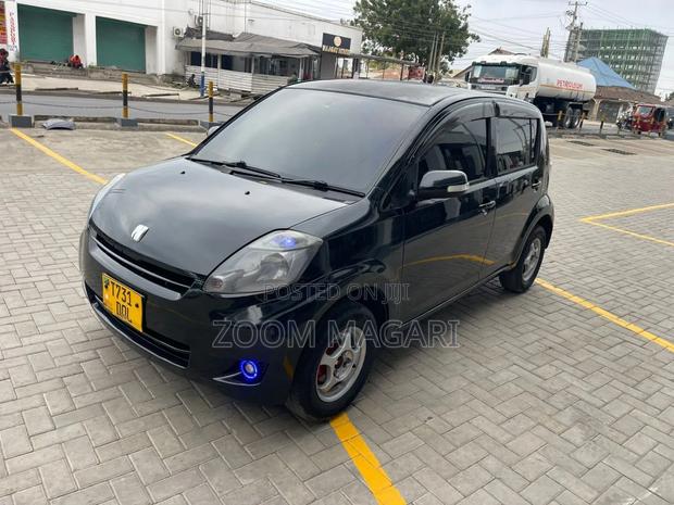 Toyota Passo 2004 Black