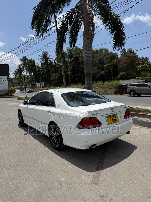Toyota Crown Royale 2005 White